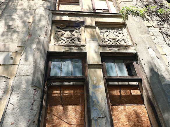 Pompiliu Eliade House – A Rare Art Nouveau Sensibility