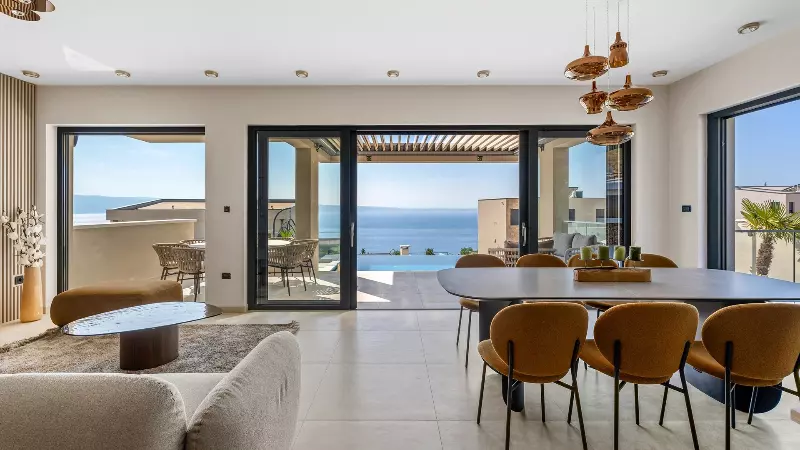 Villa Of 355 M² With Open Sea View Near Split