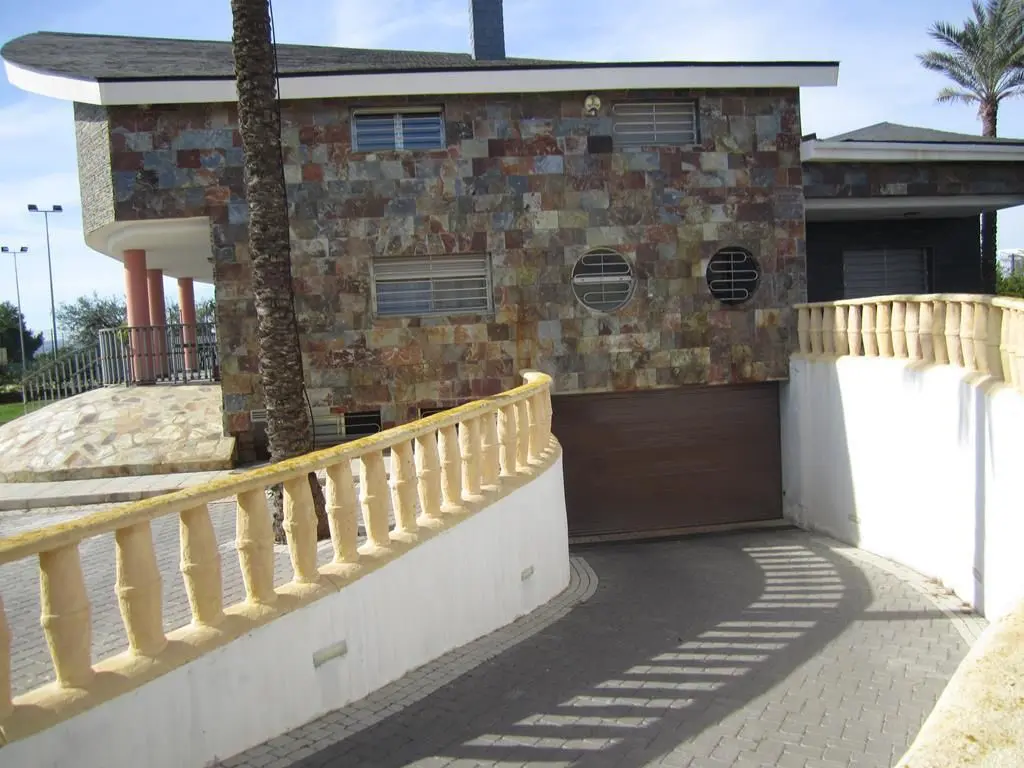 Villa Of 750 M² In Los Montesinos, Spain