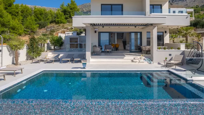 Villa Of 355 M² With Open Sea View Near Split