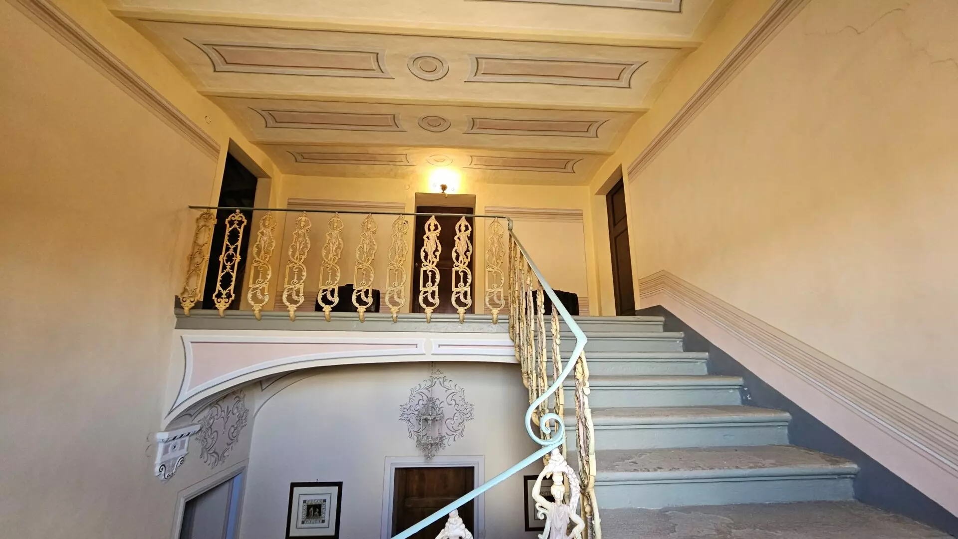 Historic Townhouse In A Charming Setting