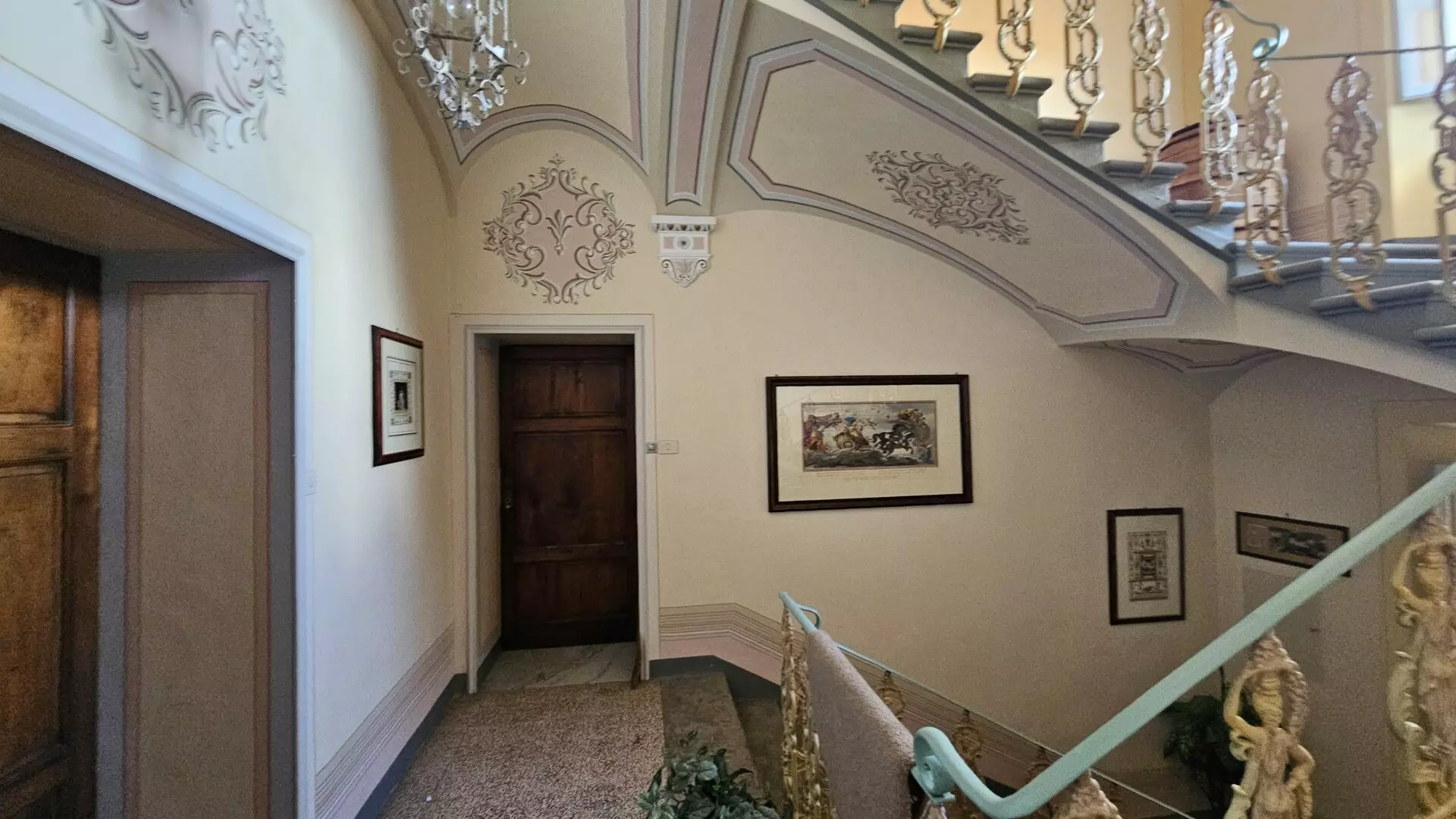 Historic Townhouse In A Charming Setting