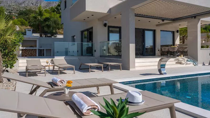 Villa Of 355 M² With Open Sea View Near Split