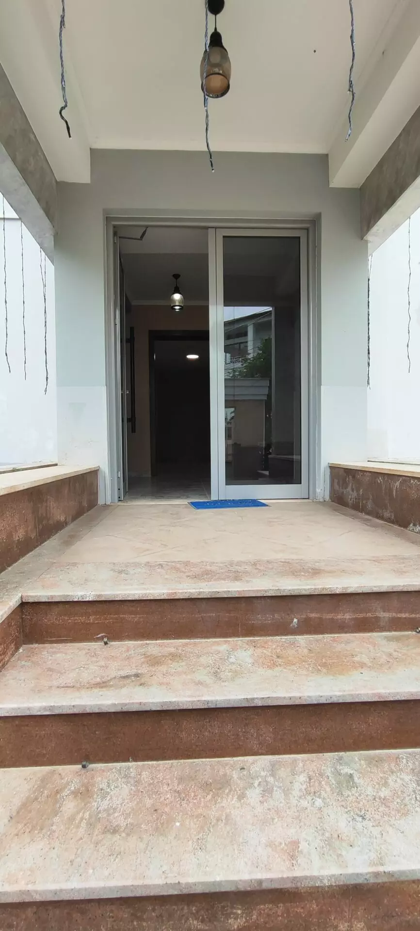 Office Of 90 M² With Commercial Space In Tirana