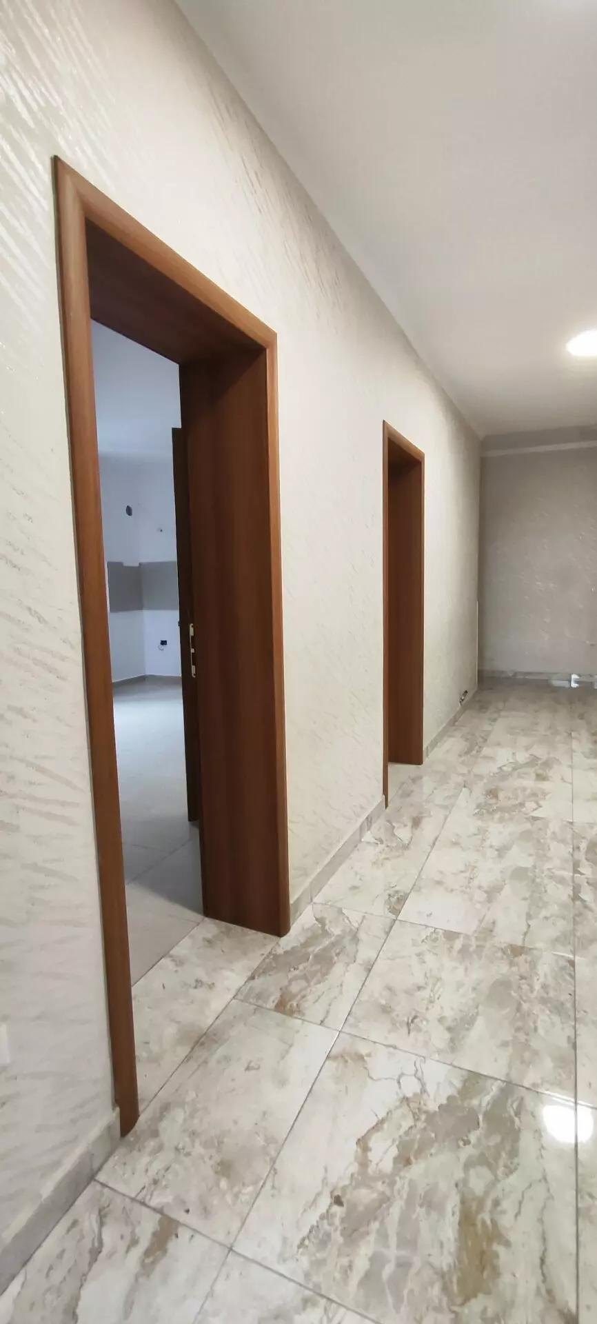 Office Of 90 M² With Commercial Space In Tirana