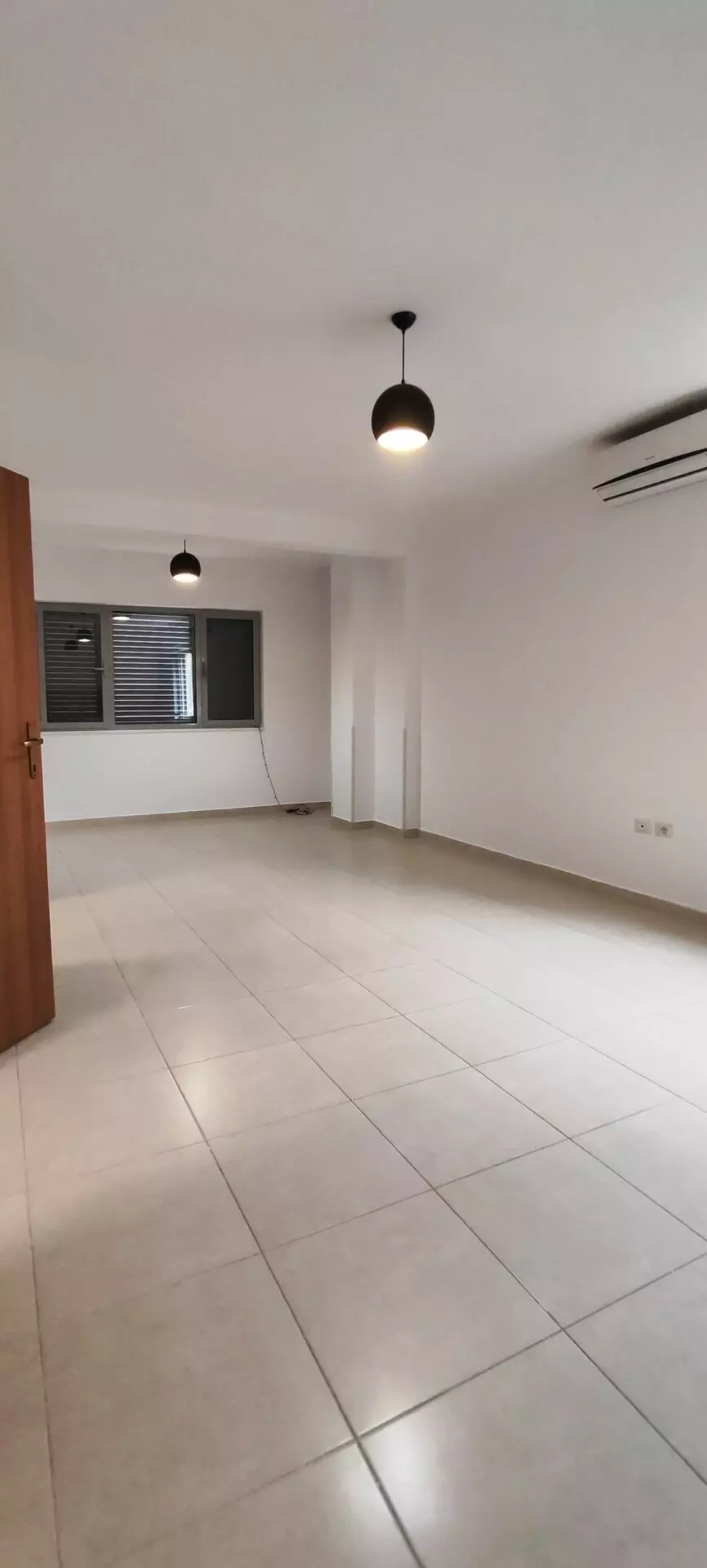 Office Of 90 M² With Commercial Space In Tirana