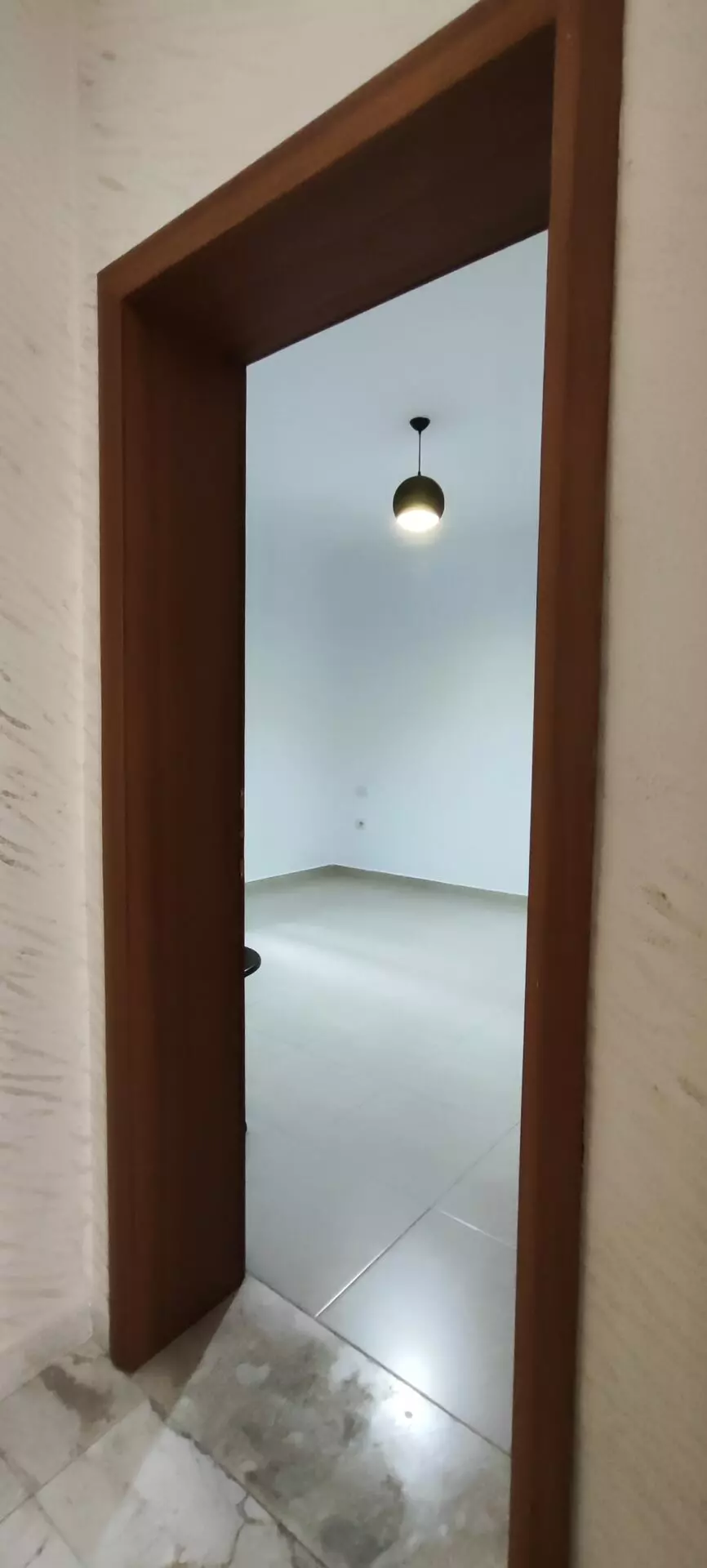 Office Of 90 M² With Commercial Space In Tirana