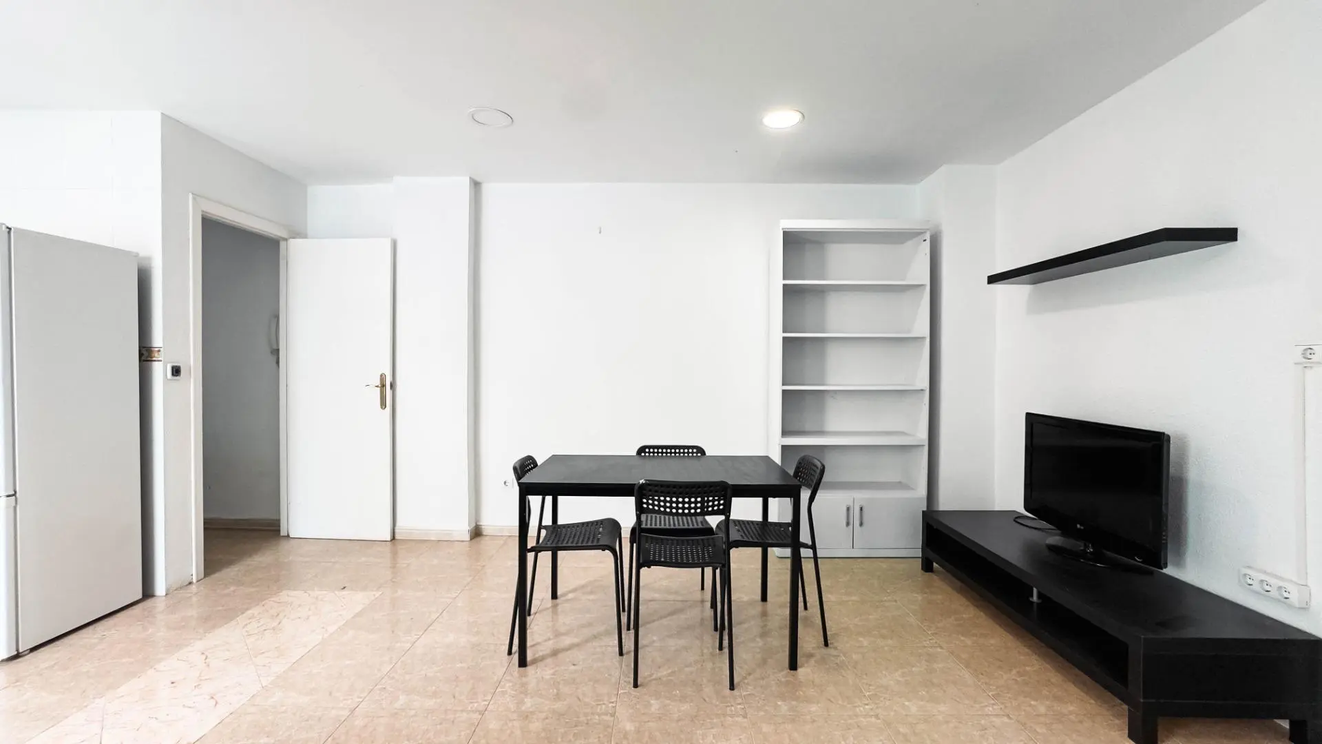 Flat Of 92 M² In Alicante, Spain