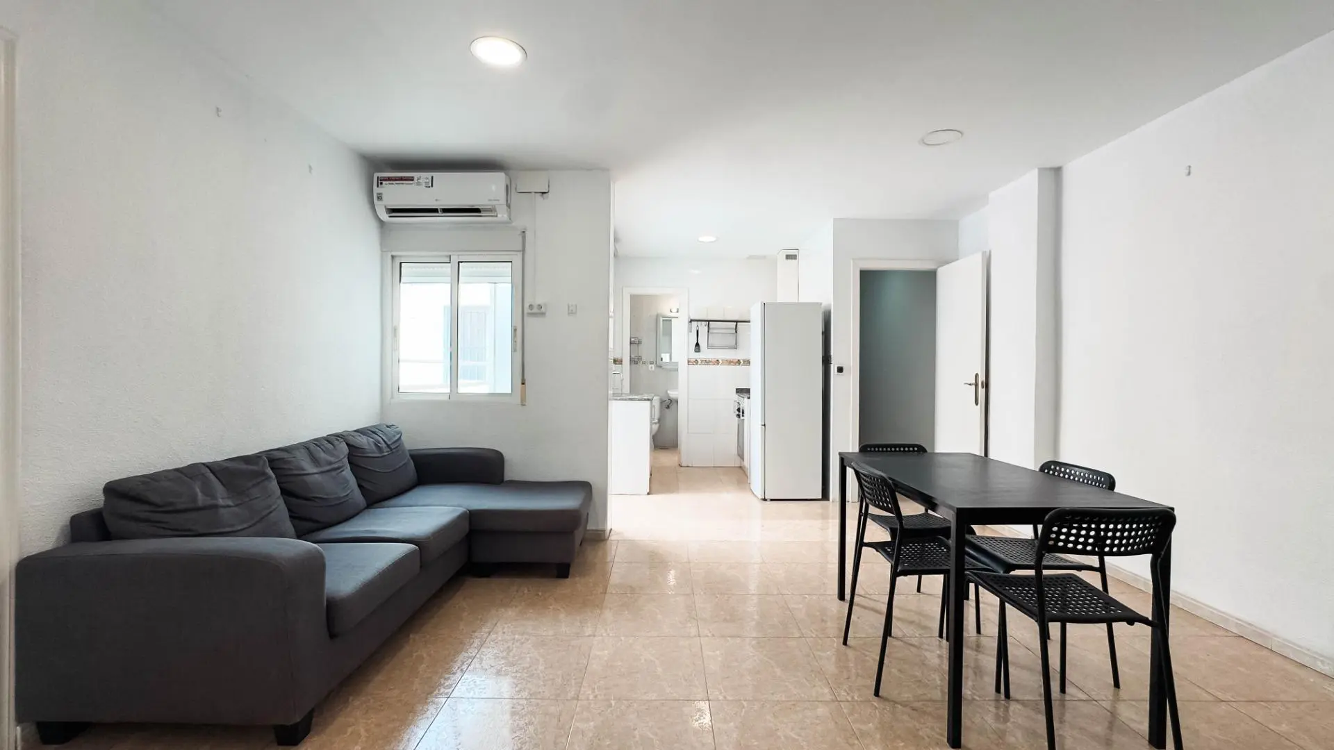 Flat Of 92 M² In Alicante, Spain