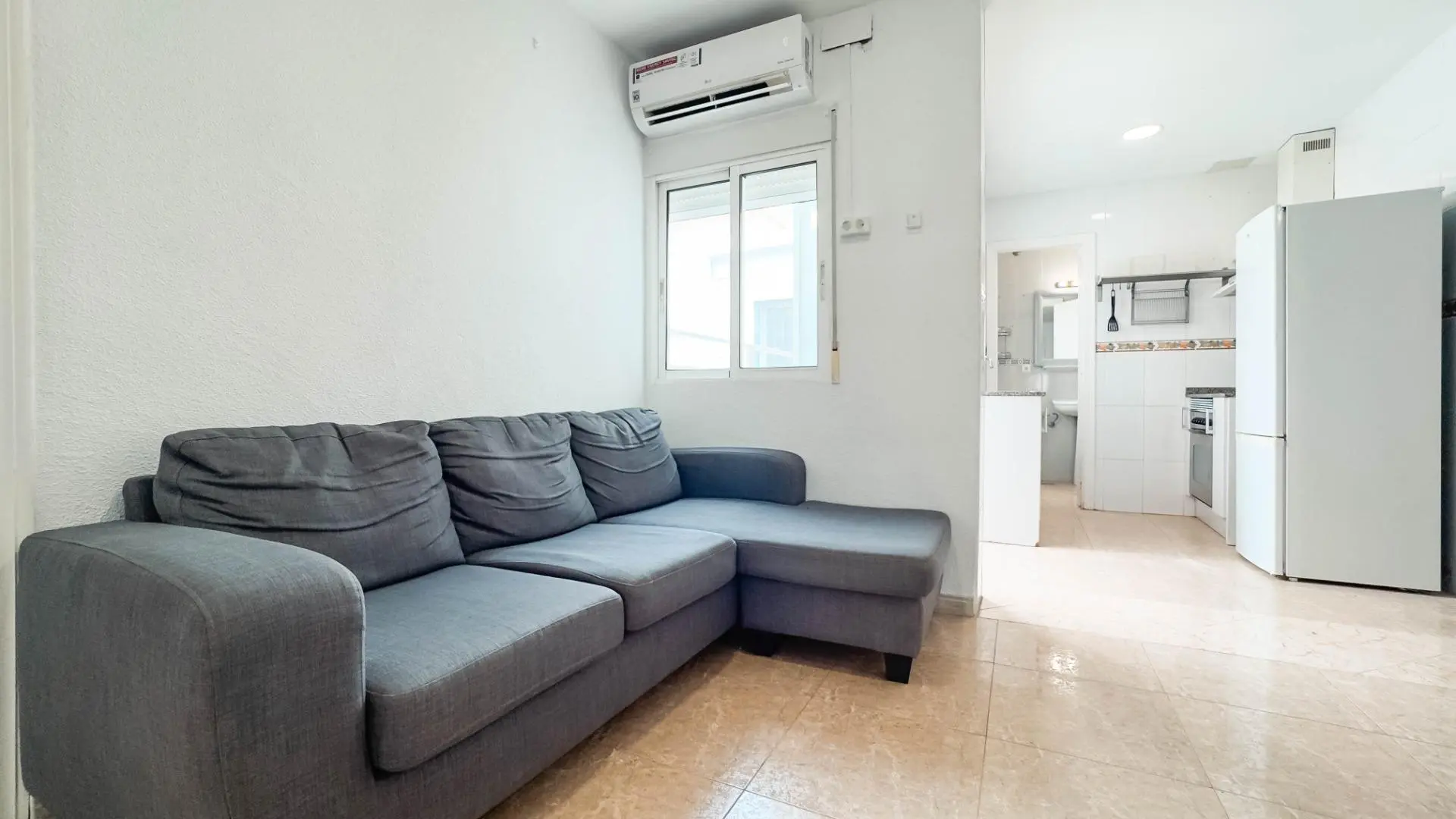 Flat Of 92 M² In Alicante, Spain