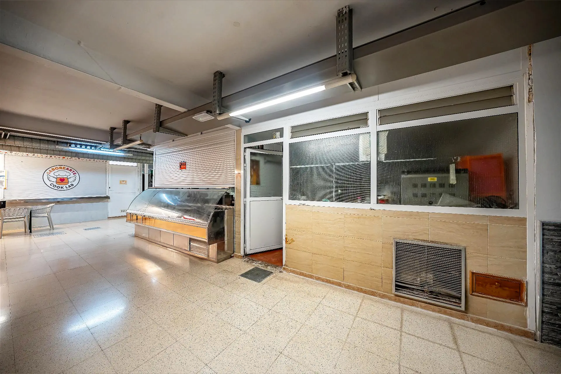Commercial Unit Of 31 M² In Alicante, Spain