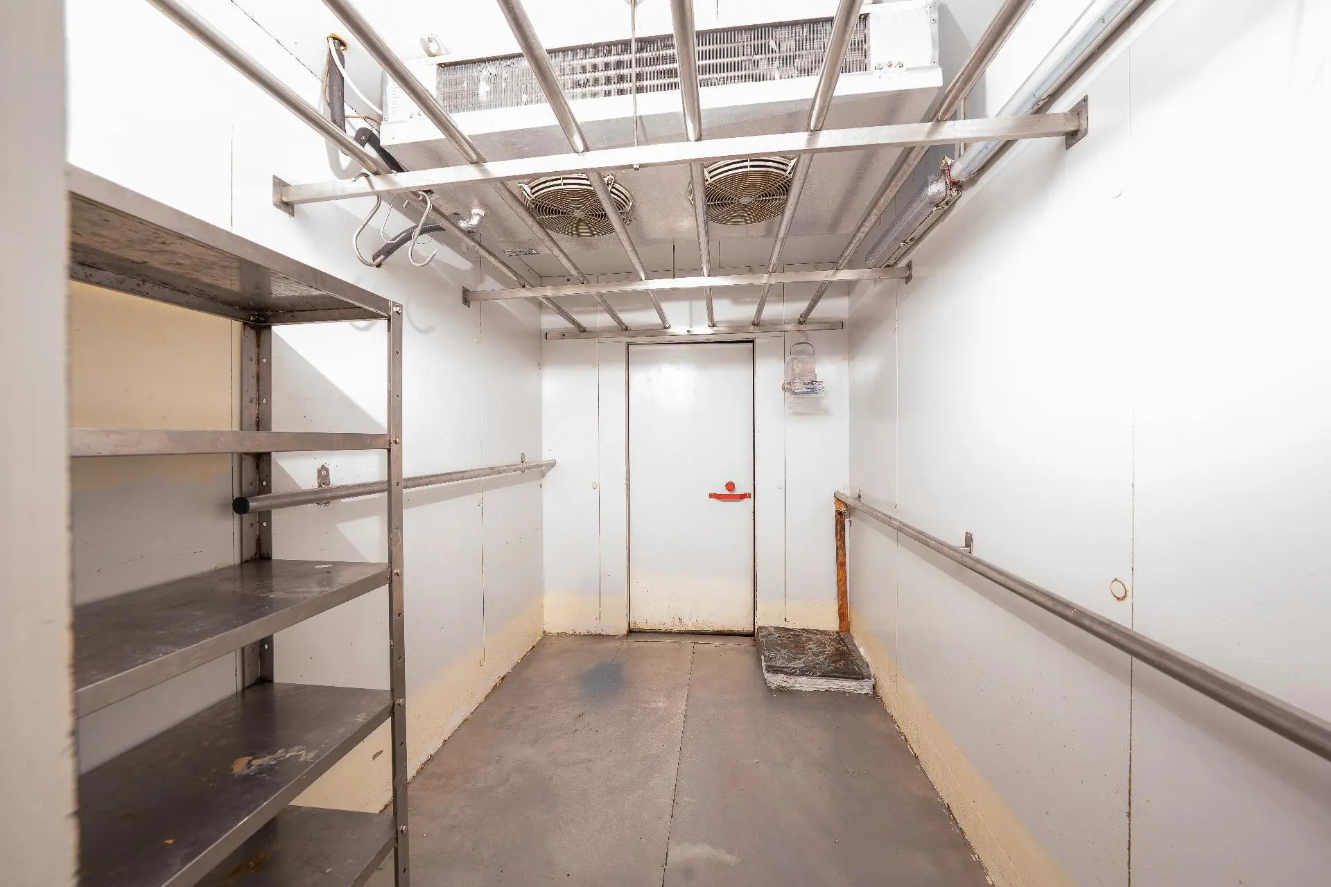 Commercial Unit Of 31 M² In Alicante, Spain