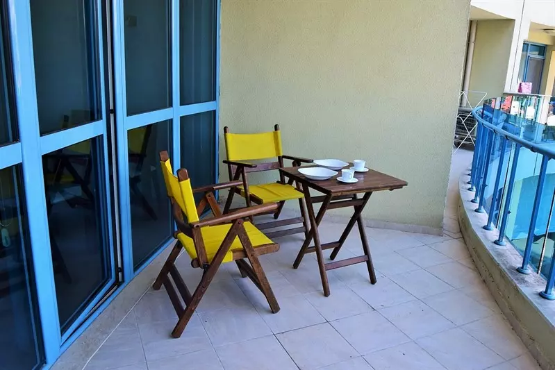 Apartment Of 94 M² With Three Rooms In Location