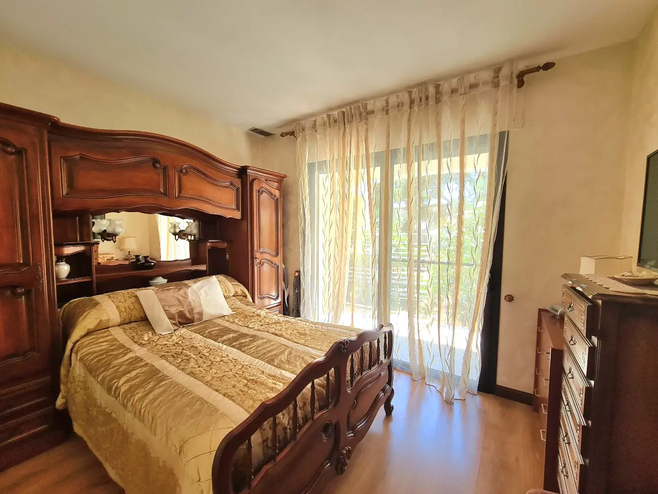 Detached House 296 M² With Garden In Agde, France