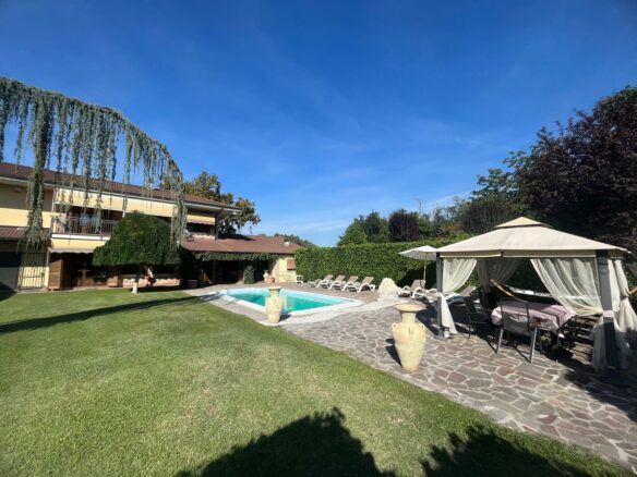 Villa For Sale Bruno (at)
