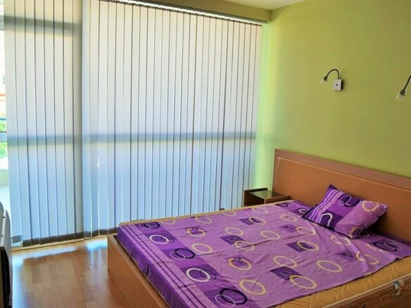 Apartment Of 94 M² With Three Rooms In Location