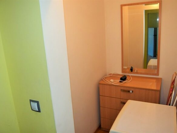 Apartment Of 94 M² With Three Rooms In Location