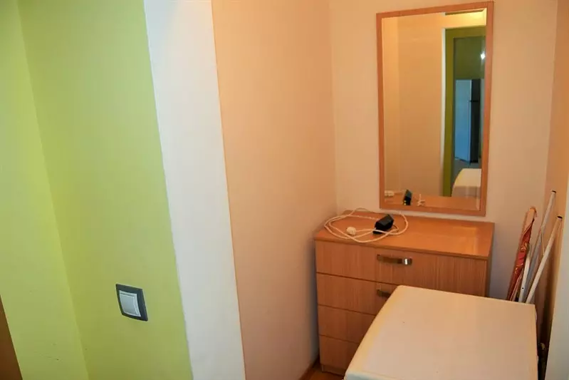 Apartment Of 94 M² With Three Rooms In Location