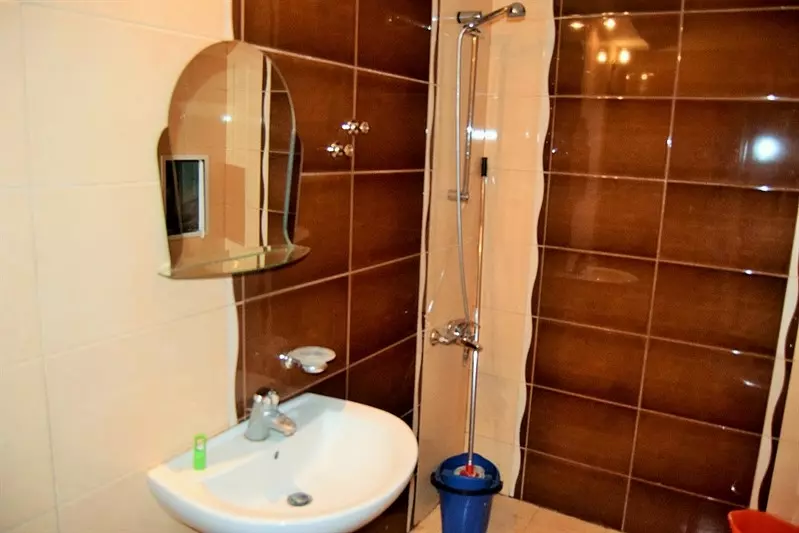 Apartment Of 94 M² With Three Rooms In Location