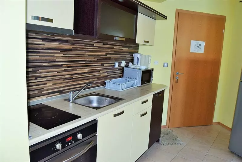 Apartment Of 94 M² With Three Rooms In Location