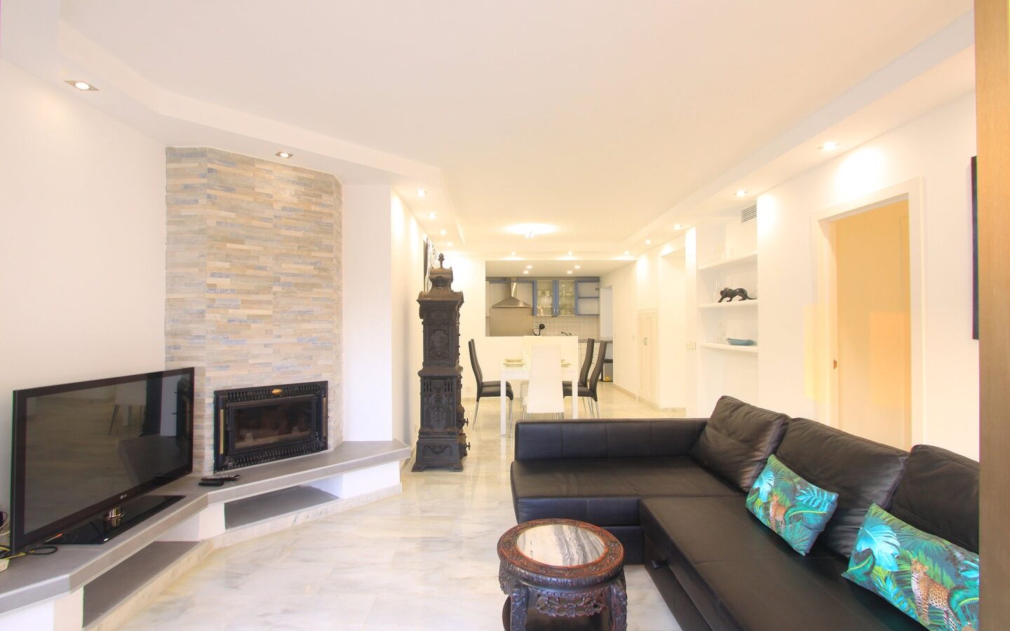 Golden Beach — Luxury 5-bedroom Beachside Triplex Penthouse With Touristic License.