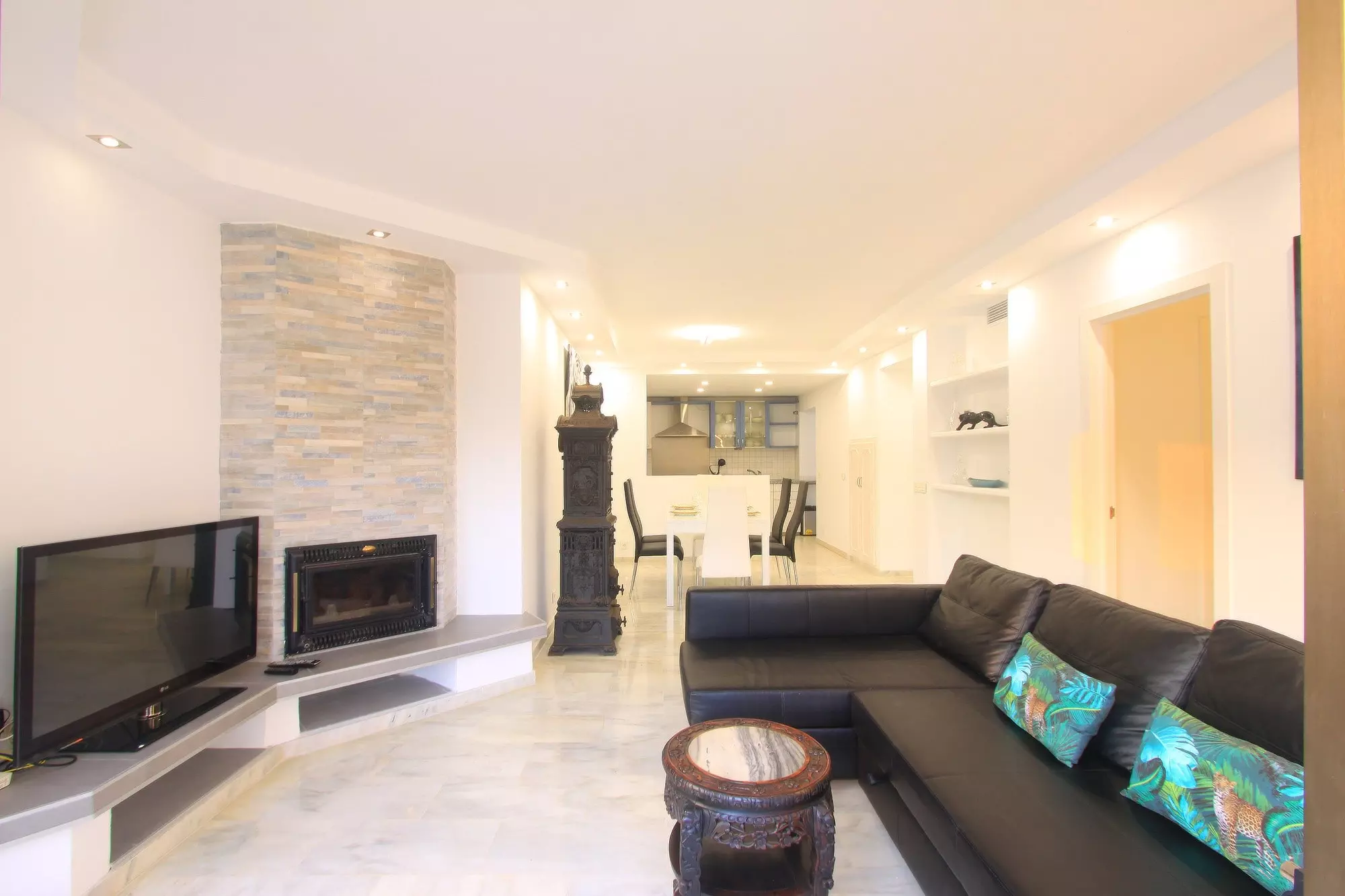 Golden Beach — Luxury 5-bedroom Beachside Triplex Penthouse With Touristic License.