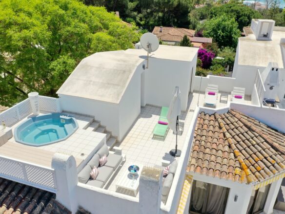 Golden Beach — Luxury 5-bedroom Beachside Triplex Penthouse With Touristic License.