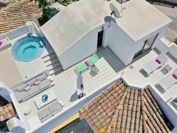Golden Beach — Luxury 5-bedroom Beachside Triplex Penthouse With Touristic License.
