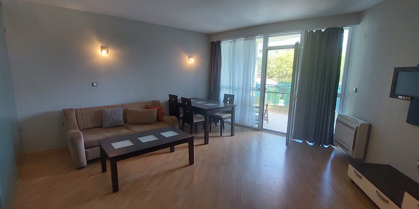 Apartment Of 94 M² With Three Rooms In Location