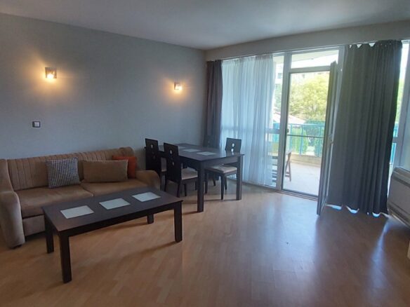 Apartment Of 94 M² With Three Rooms In Location