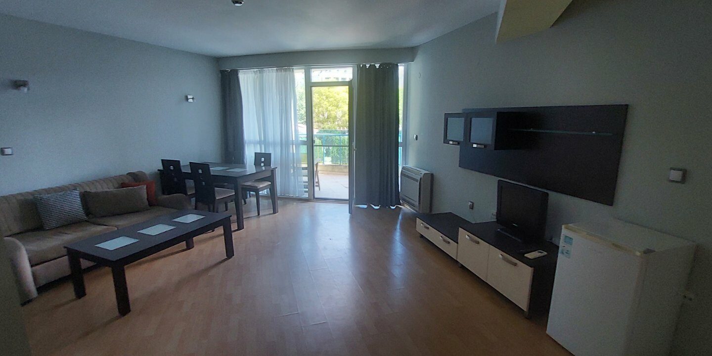 Apartment Of 94 M² With Three Rooms In Location