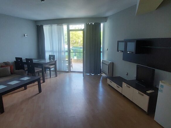 Apartment Of 94 M² With Three Rooms In Location