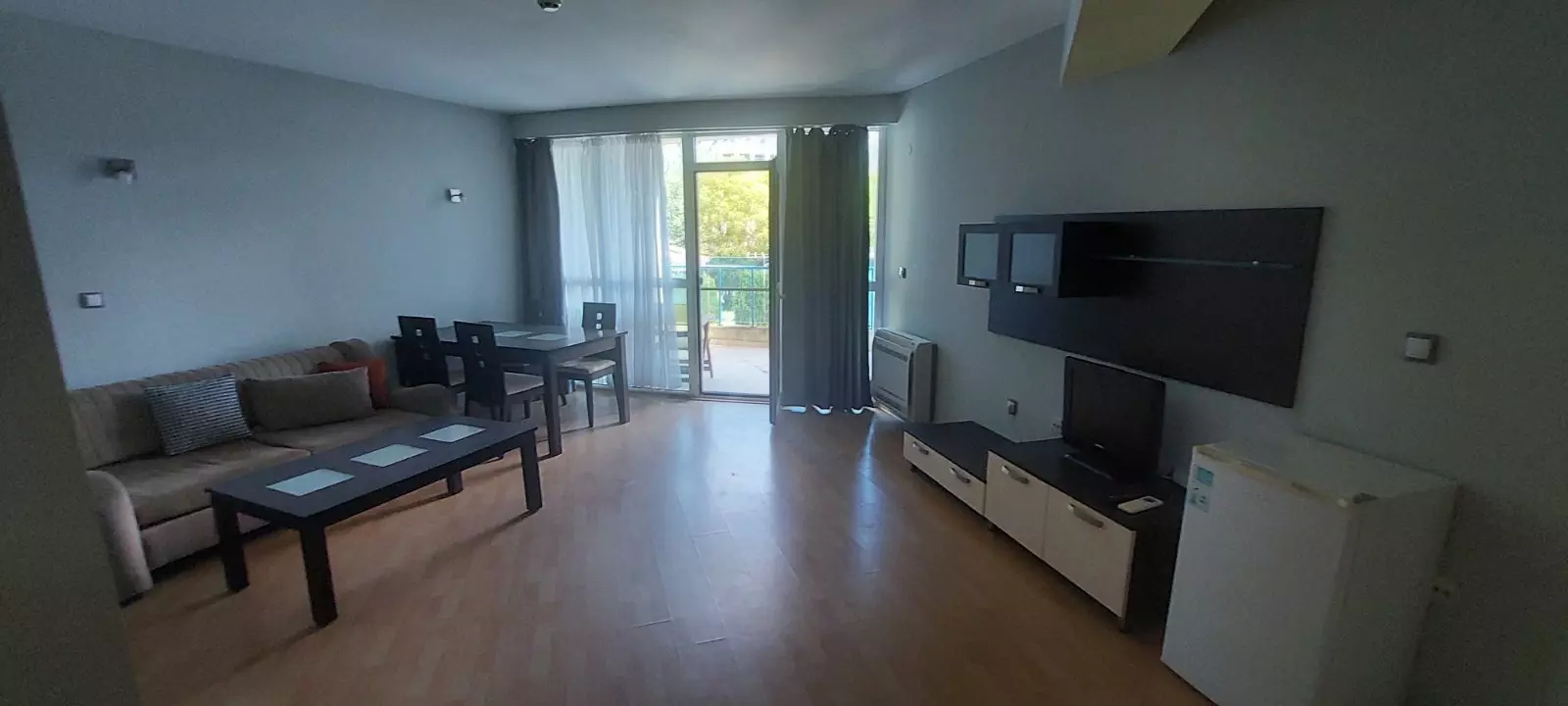 Apartment Of 94 M² With Three Rooms In Location