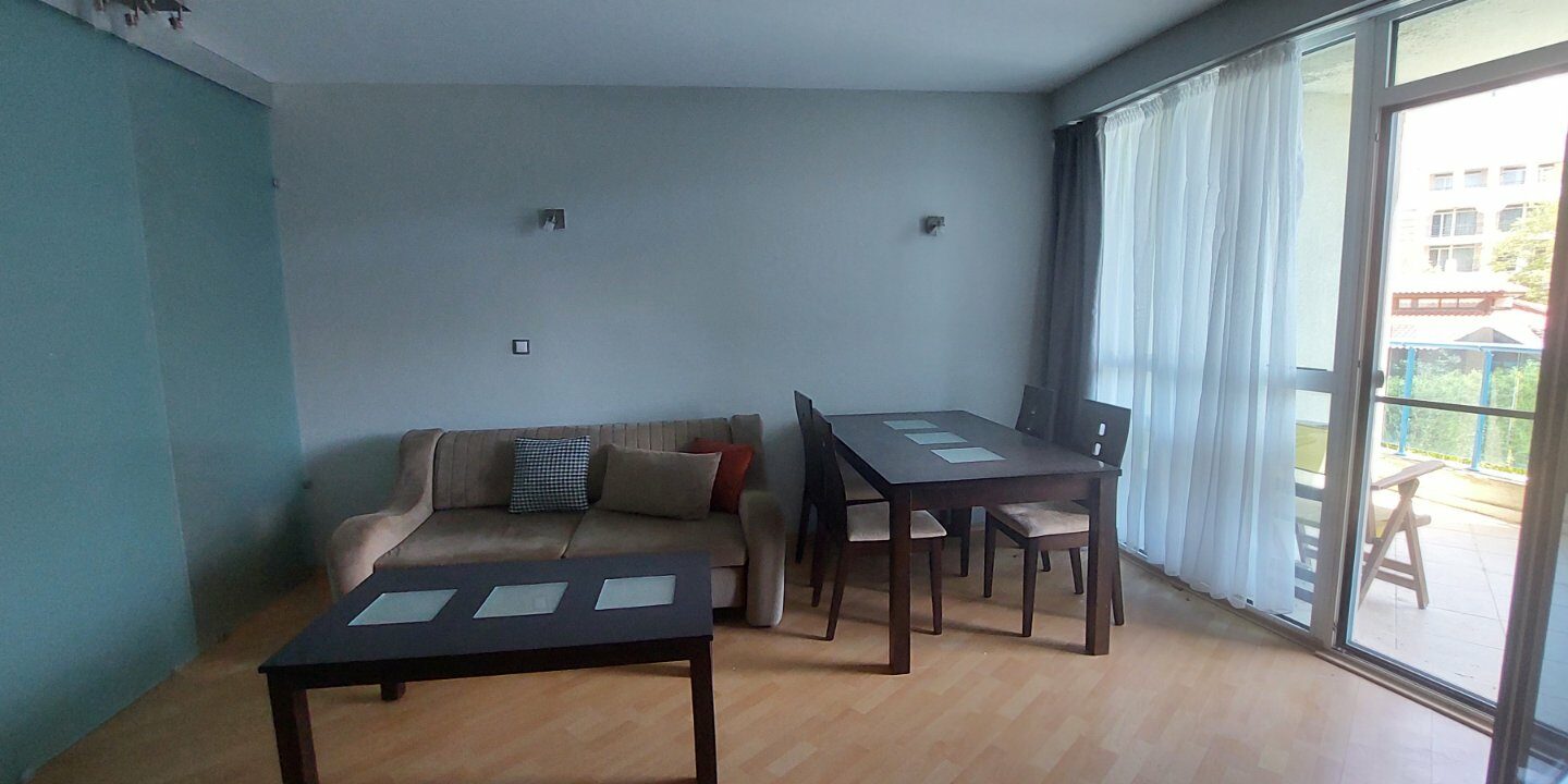 Apartment Of 94 M² With Three Rooms In Location