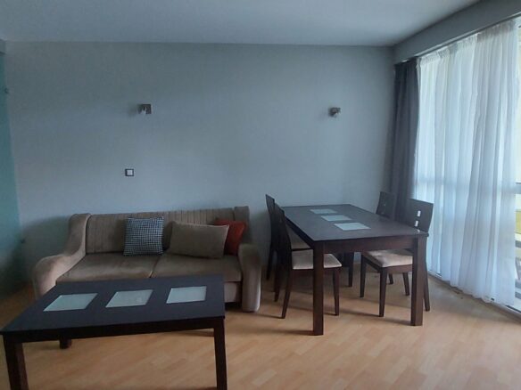 Apartment Of 94 M² With Three Rooms In Location