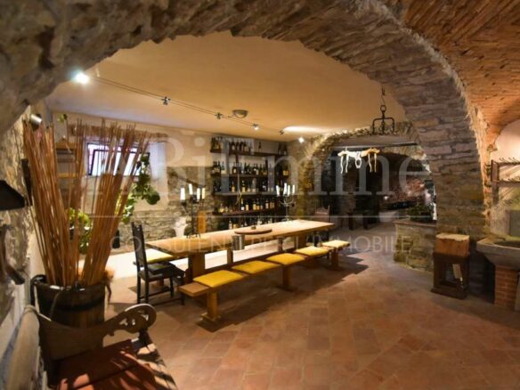 Villa For Sale In Vesime (at)