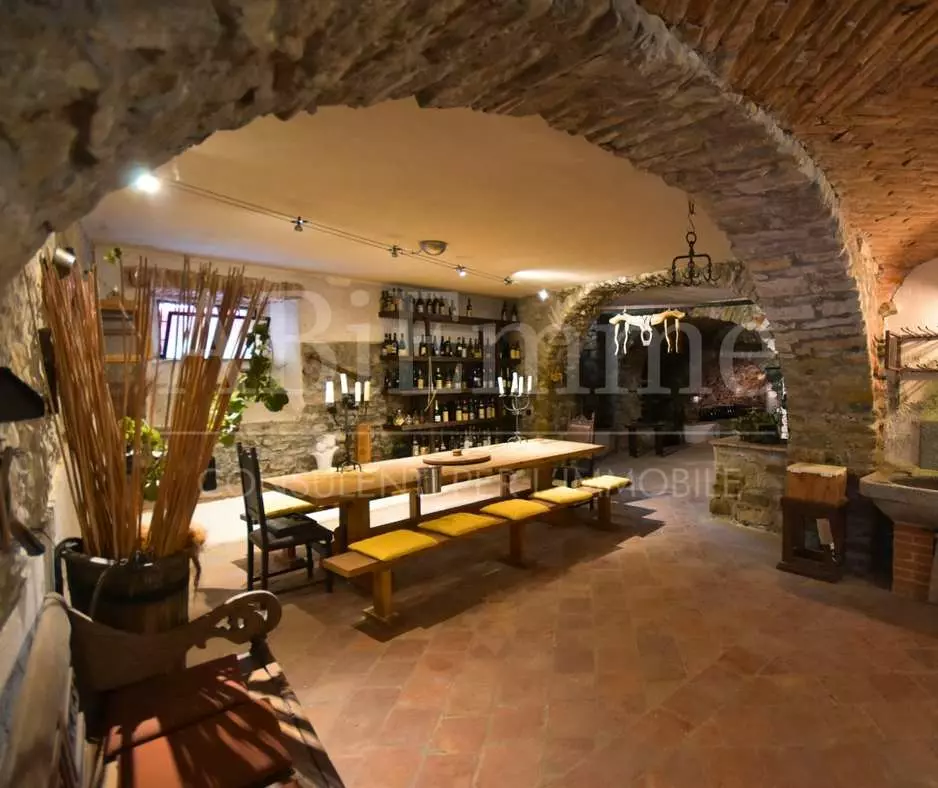 Villa For Sale In Vesime (at)