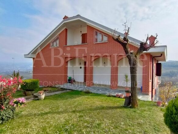 Villa For Sale In Verduno (langhe)