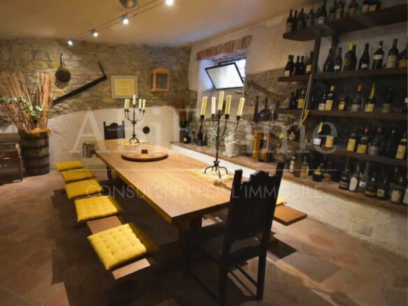 Villa For Sale In Vesime (at)
