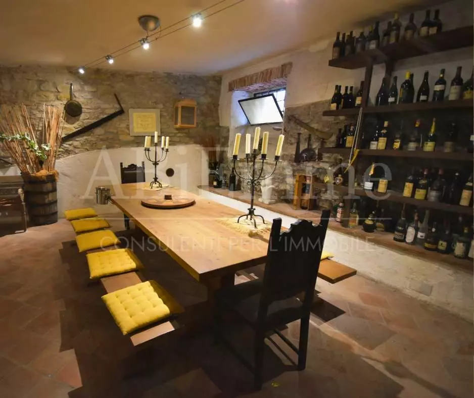 Villa For Sale In Vesime (at)