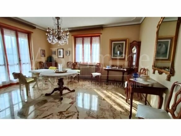 Villa For Sale In Verduno (langhe)