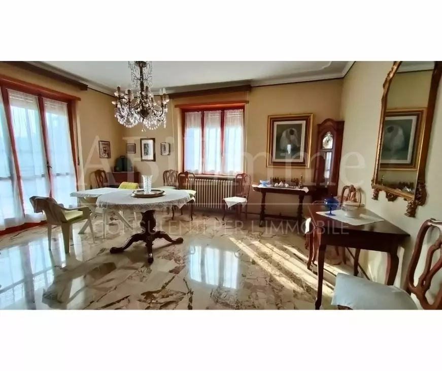 07 Villa For Sale In Verduno (langhe)