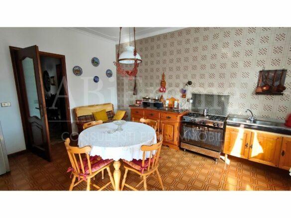Villa For Sale In Verduno (langhe)
