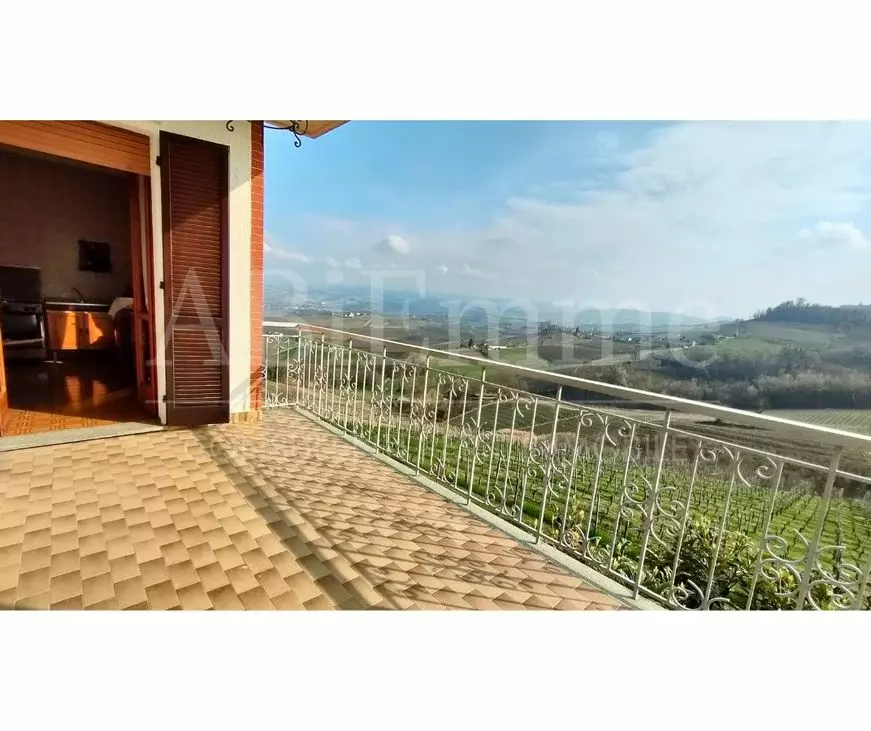 09 Villa For Sale In Verduno (langhe)