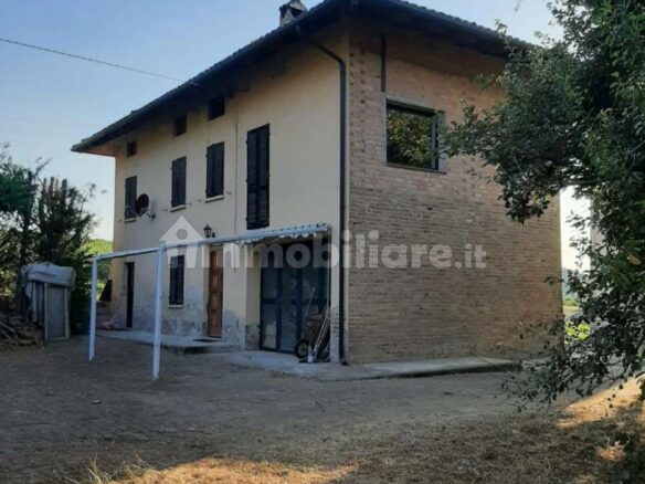 Villa For Sale In Moasca (at)
