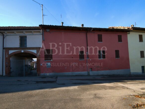 Villa Of 150 M² In Govone
