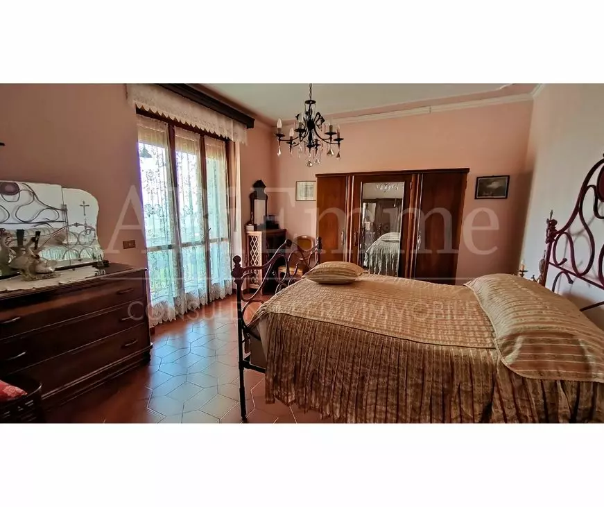 10 Villa For Sale In Verduno (langhe)
