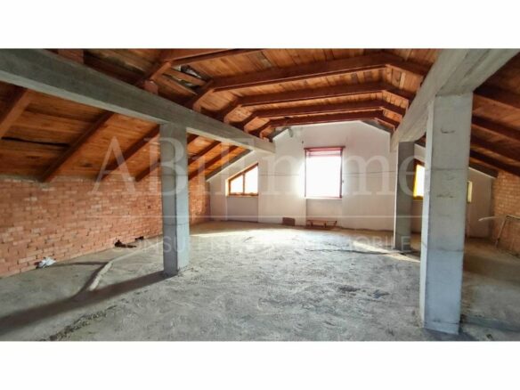 Villa For Sale In Verduno (langhe)