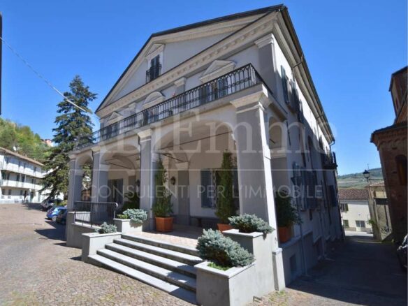 Villa For Sale In Vesime (at)