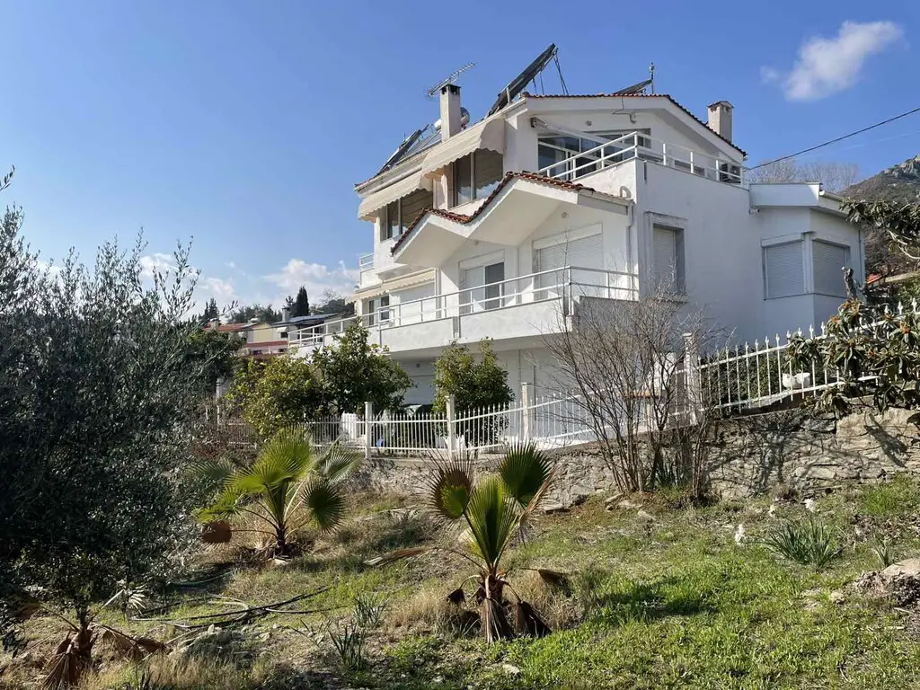 Villa Of 450 M² In Kavala Suburbs